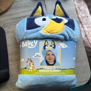 Bluey Toddler Hooded Blanket - Blue and Yellow